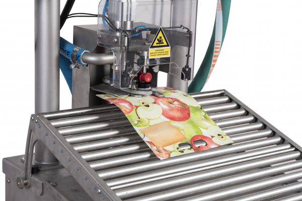 Automatic Bag in Box filler suitable for stand up pouch