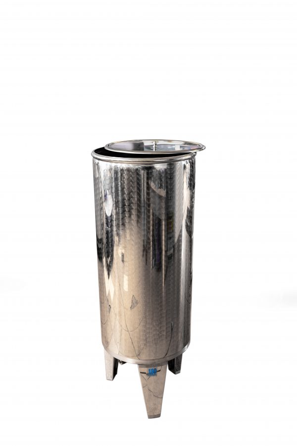Stainless steel tanks with anti-dust cover