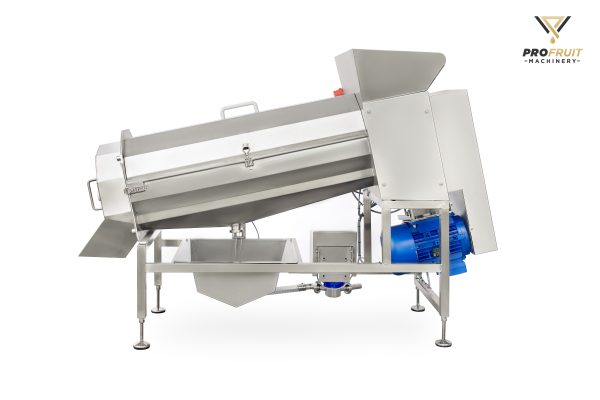 Destoning machine for producing fruit and berry puree