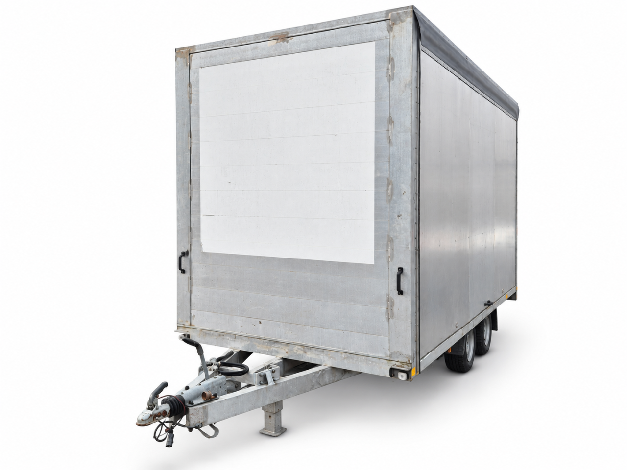 Closed mobile juice pressing trailer front view